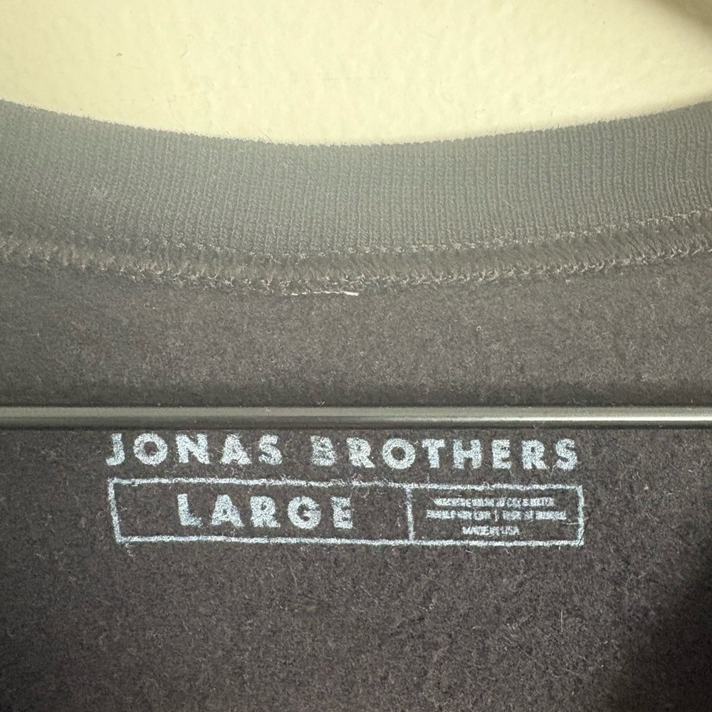 The Jonas Brother Tour Pullover Black 5 Album Concert Black Cotton Large EUC BB - Picture 3 of 4